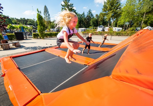 trampoline springen.jpg