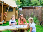 Spelletje spelen op vakantie.jpg