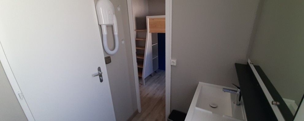 Deur badkamer naar kinderkamer.jpg