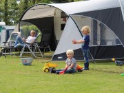 autovrije comfort kampeerplaats 52 - Camping de Zandhegge.JPG