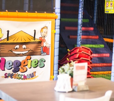 binnenspeeltuin heggies speelschuur.jpg