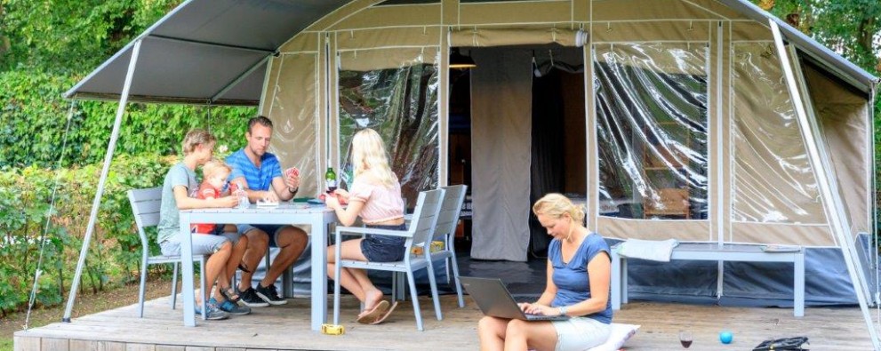 Lodgetent.jpg